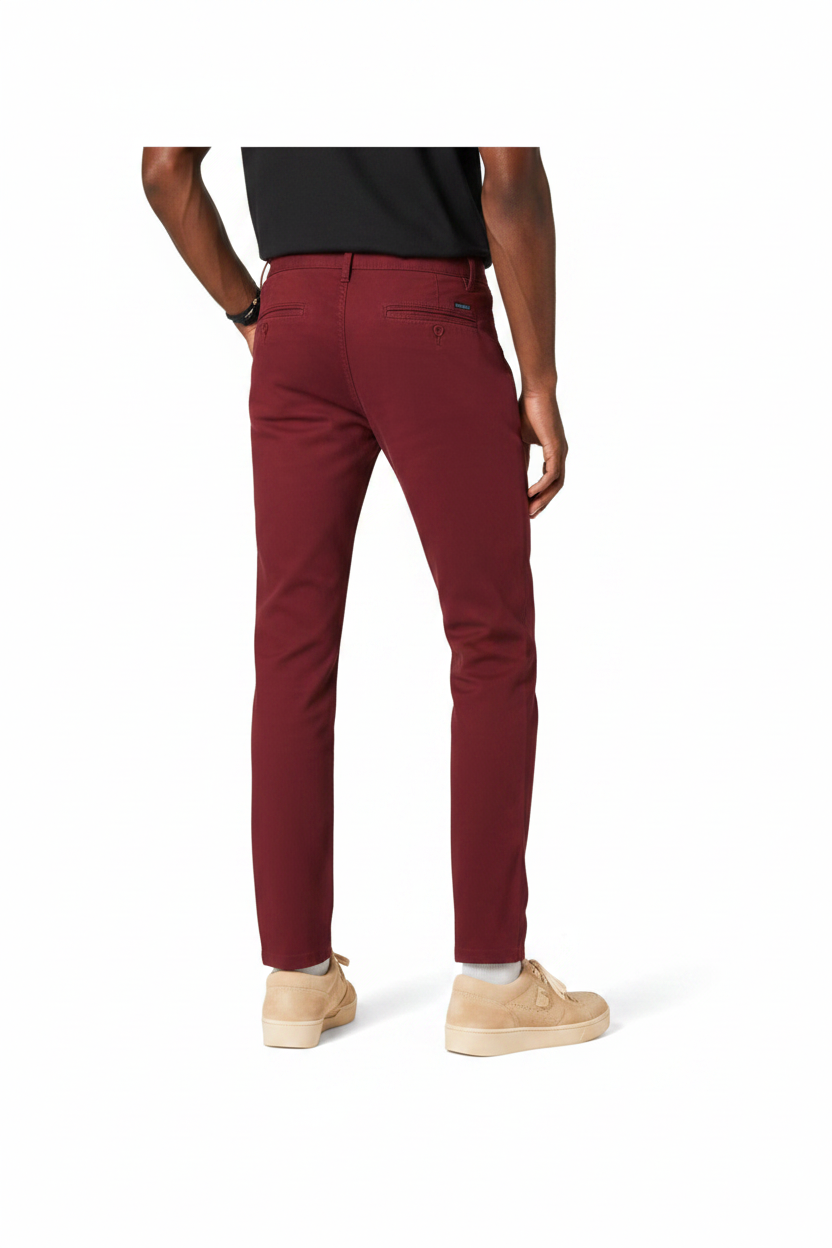 Amazon Essentials бордо панталон Slim Fit - изглед отзад