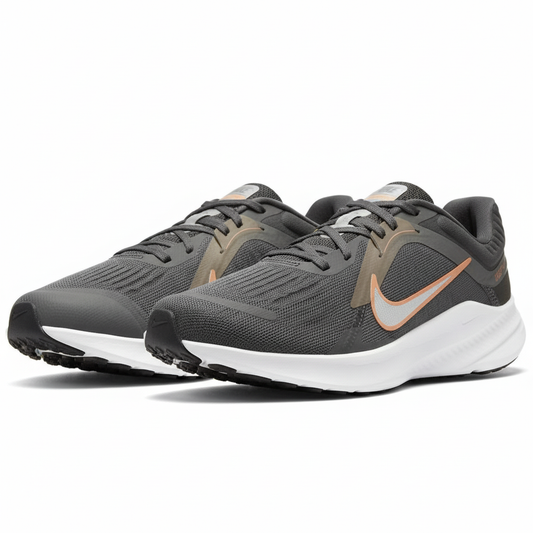 Nike Quest 5 - странична снимка